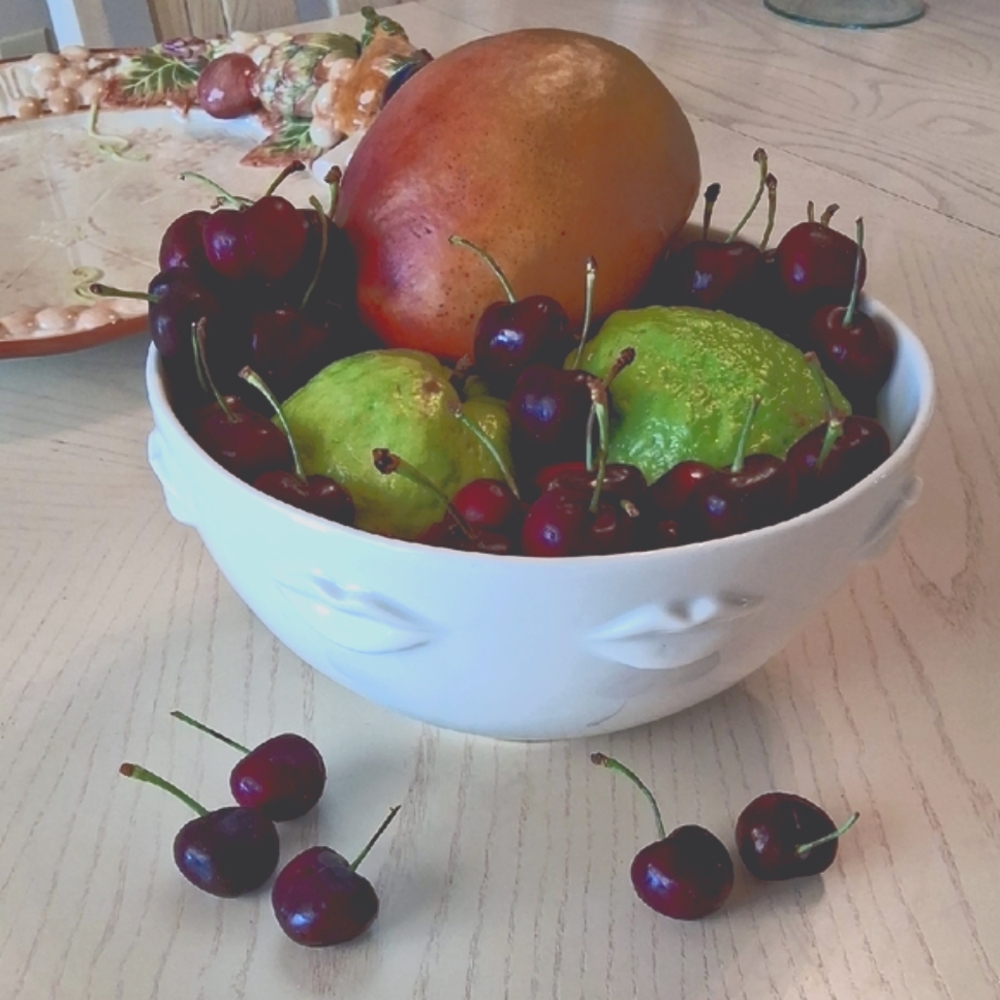 Jonathan Adler White Ceramic Bowl with Lip Design. Muse By: Jonathan Adler Gala. - Picture 3 of 15